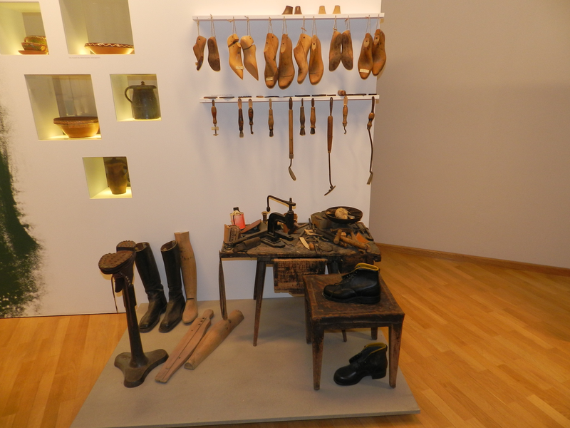 Ausstellung von Schusterwerkzeug 